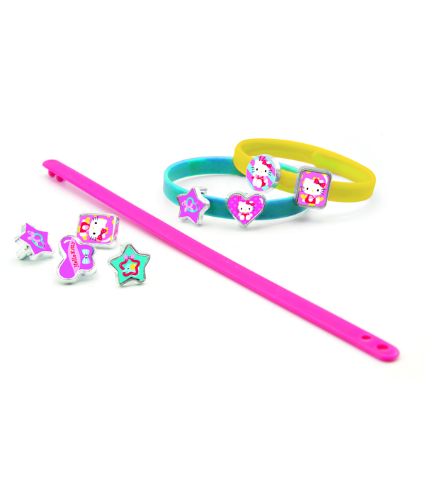 HELLO KITTY 3 PLASTIC BRACELETS WITH 18 CHARMS